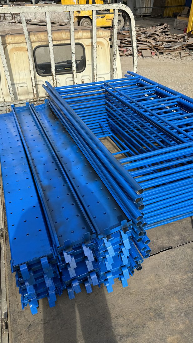 Despacho de bandejas y estructuras de andamio